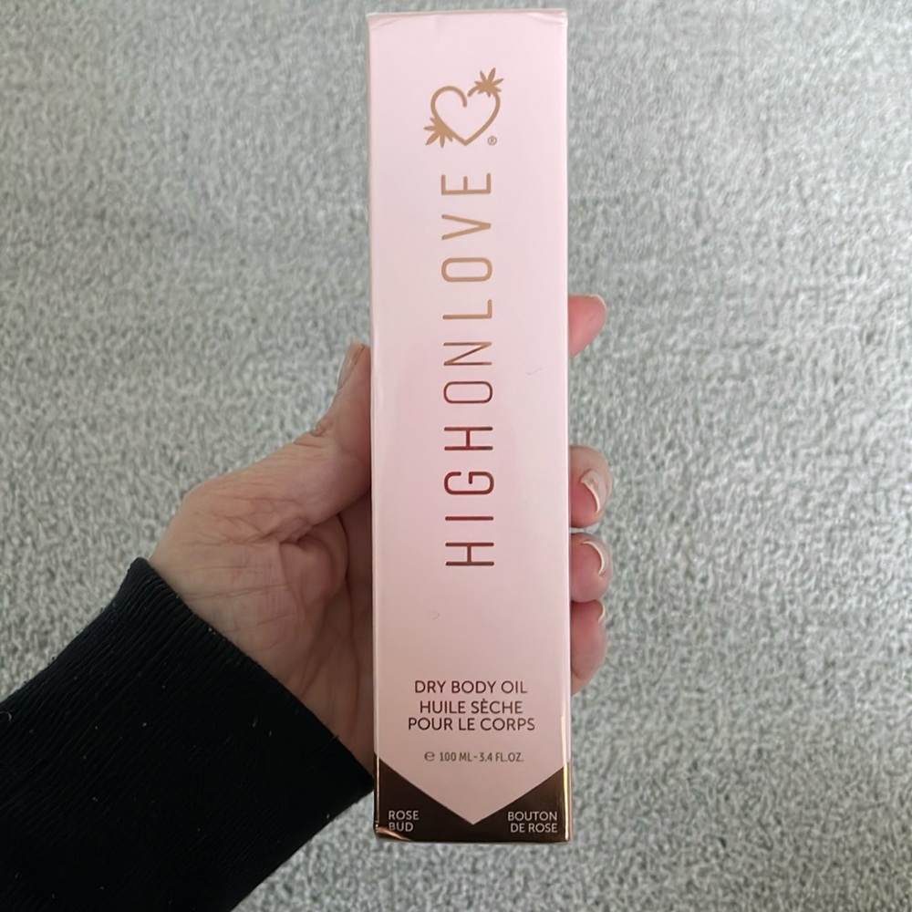 High on Love Dry Body Oil in Rose Bud 3.4 Oz NIB sealed
